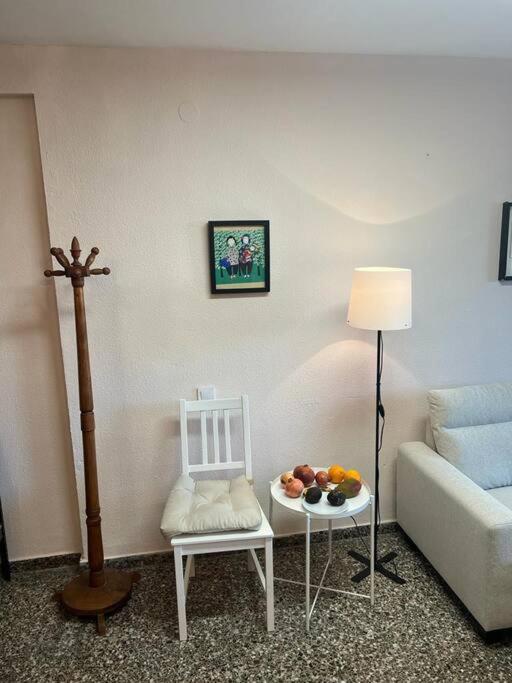 Centrally-Located, Spacious Flat At Historic Centre & Short Walk To Beach Alicante Exterior foto