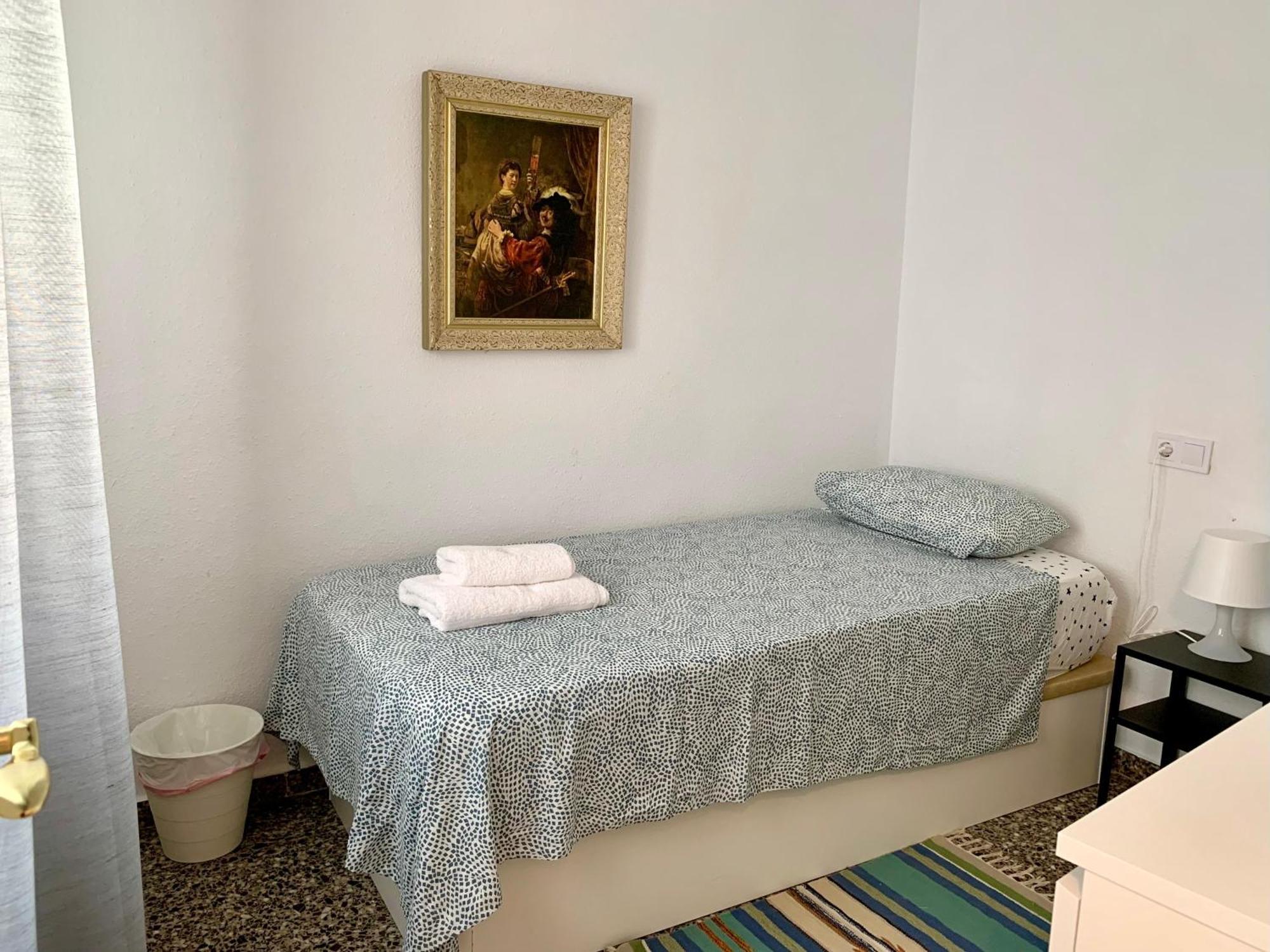 Centrally-Located, Spacious Flat At Historic Centre & Short Walk To Beach Alicante Exterior foto